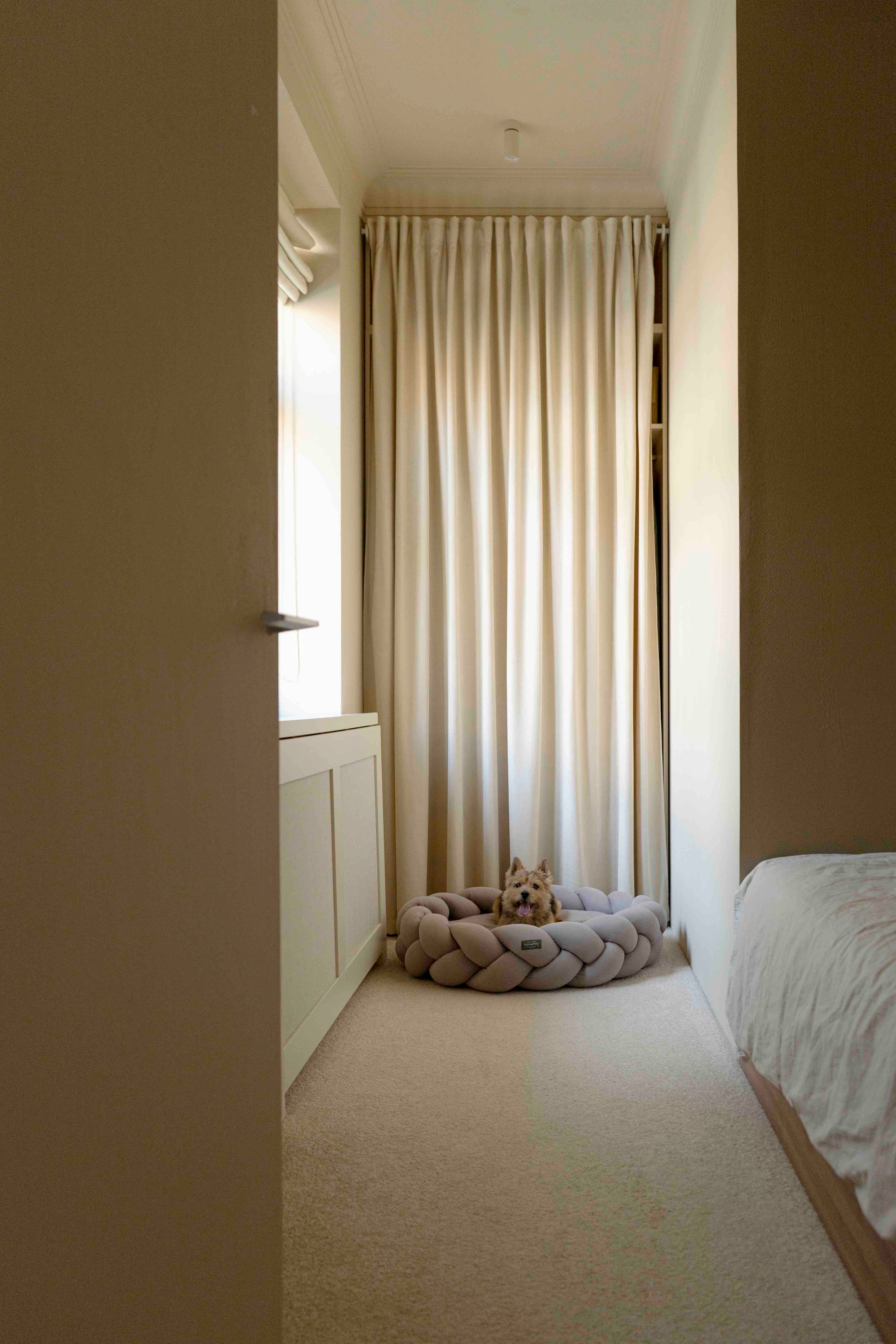 Dog bed Pony kolosony beige