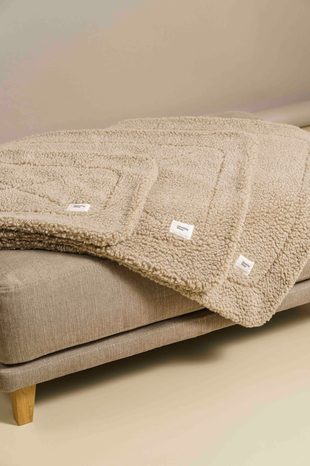 Dog blanket Sleepy-Pony beige