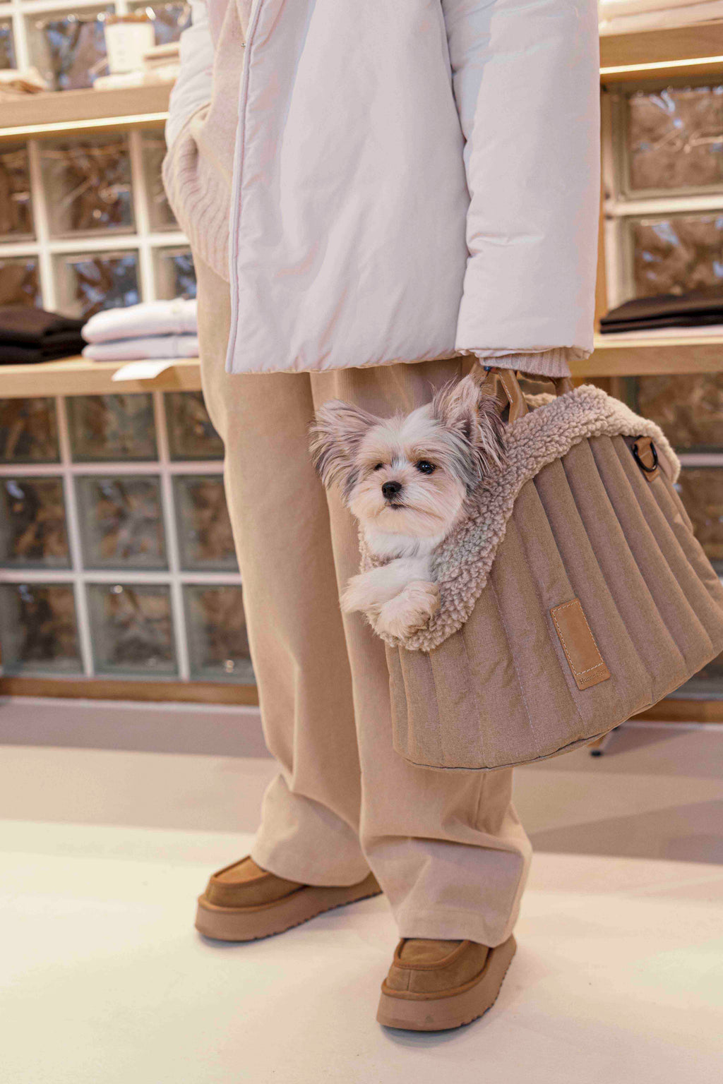 Carrying Pony Bag beige